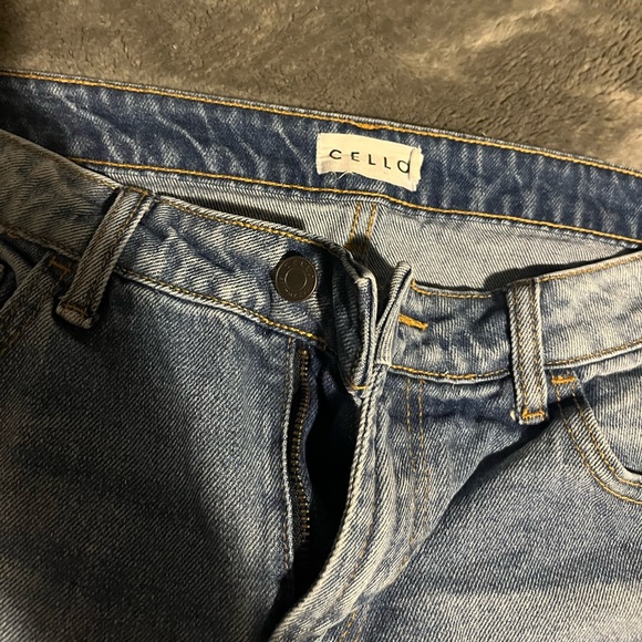 Distressed Jeans - Picture 3 of 5